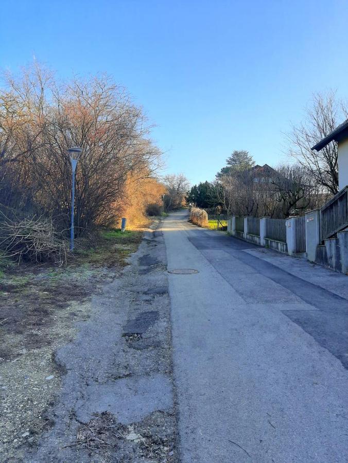 B&B Family Basement Apartment, Breakfast, Free Parking, 5Km From Tulln Chorherrn Luaran gambar