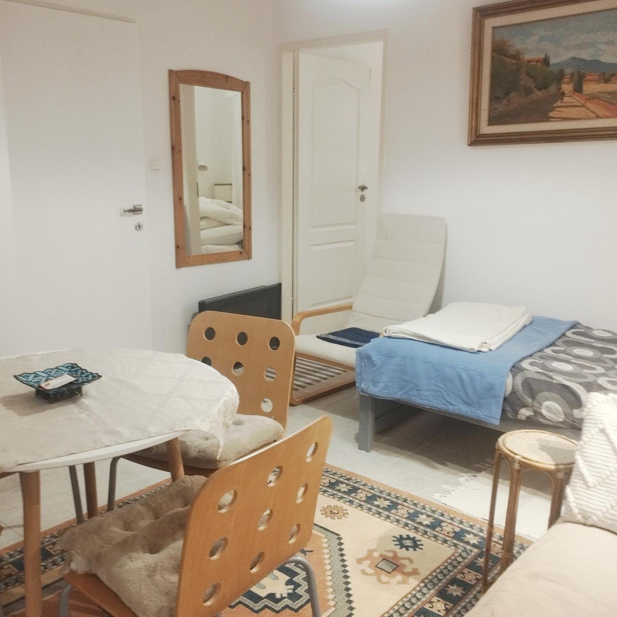 B&B Family Basement Apartment, Breakfast, Free Parking, 5Km From Tulln Chorherrn Luaran gambar
