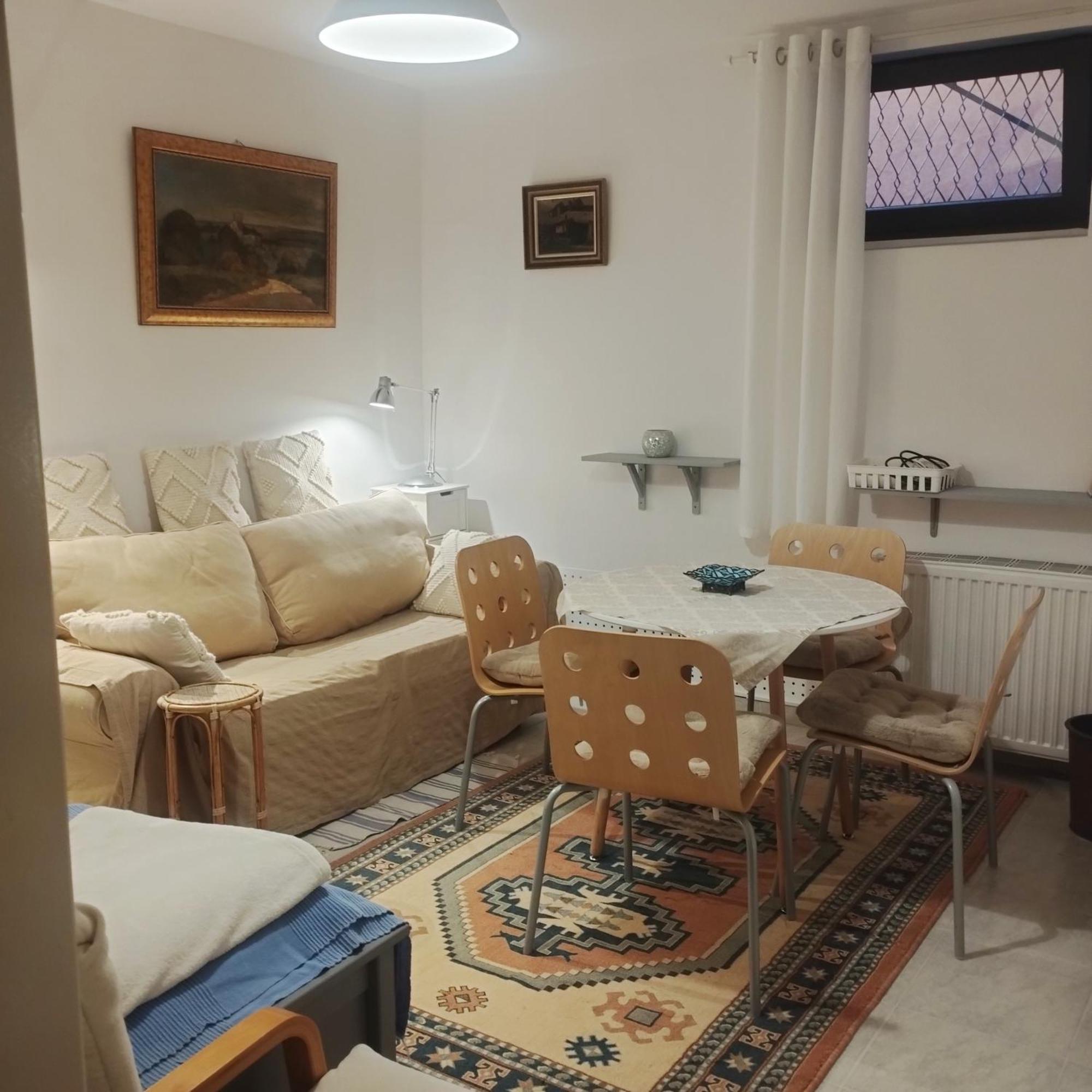 B&B Family Basement Apartment, Breakfast, Free Parking, 5Km From Tulln Chorherrn Luaran gambar